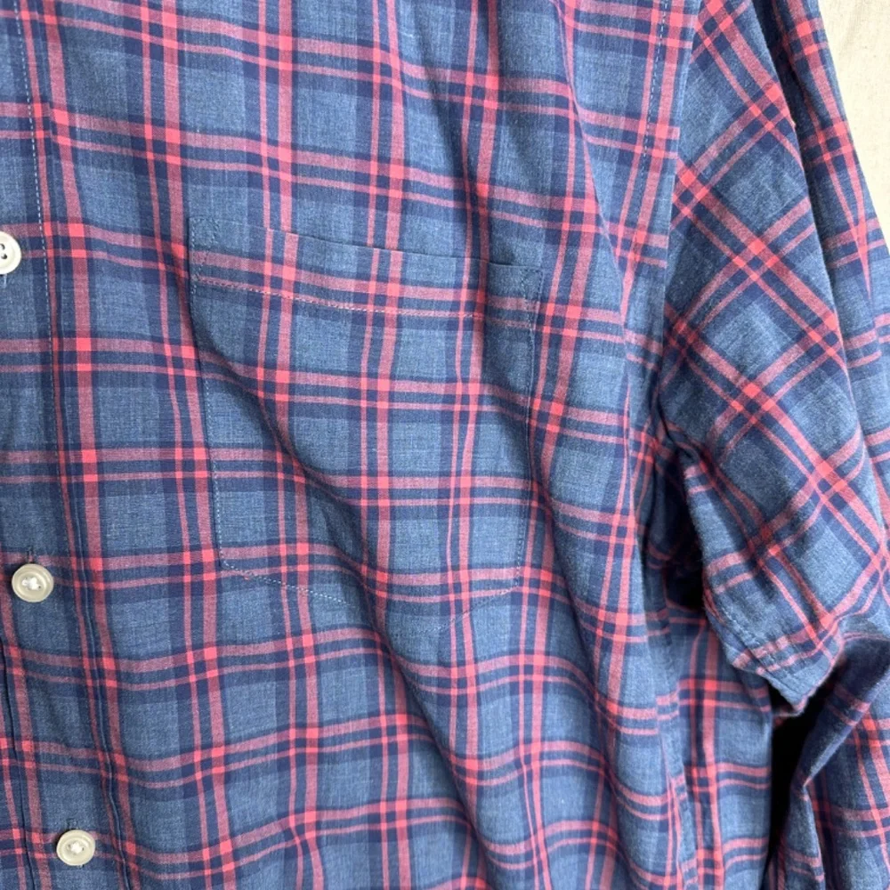 J. Crew Men's Button Down‎ Blue and Pink Plaid Size Medium